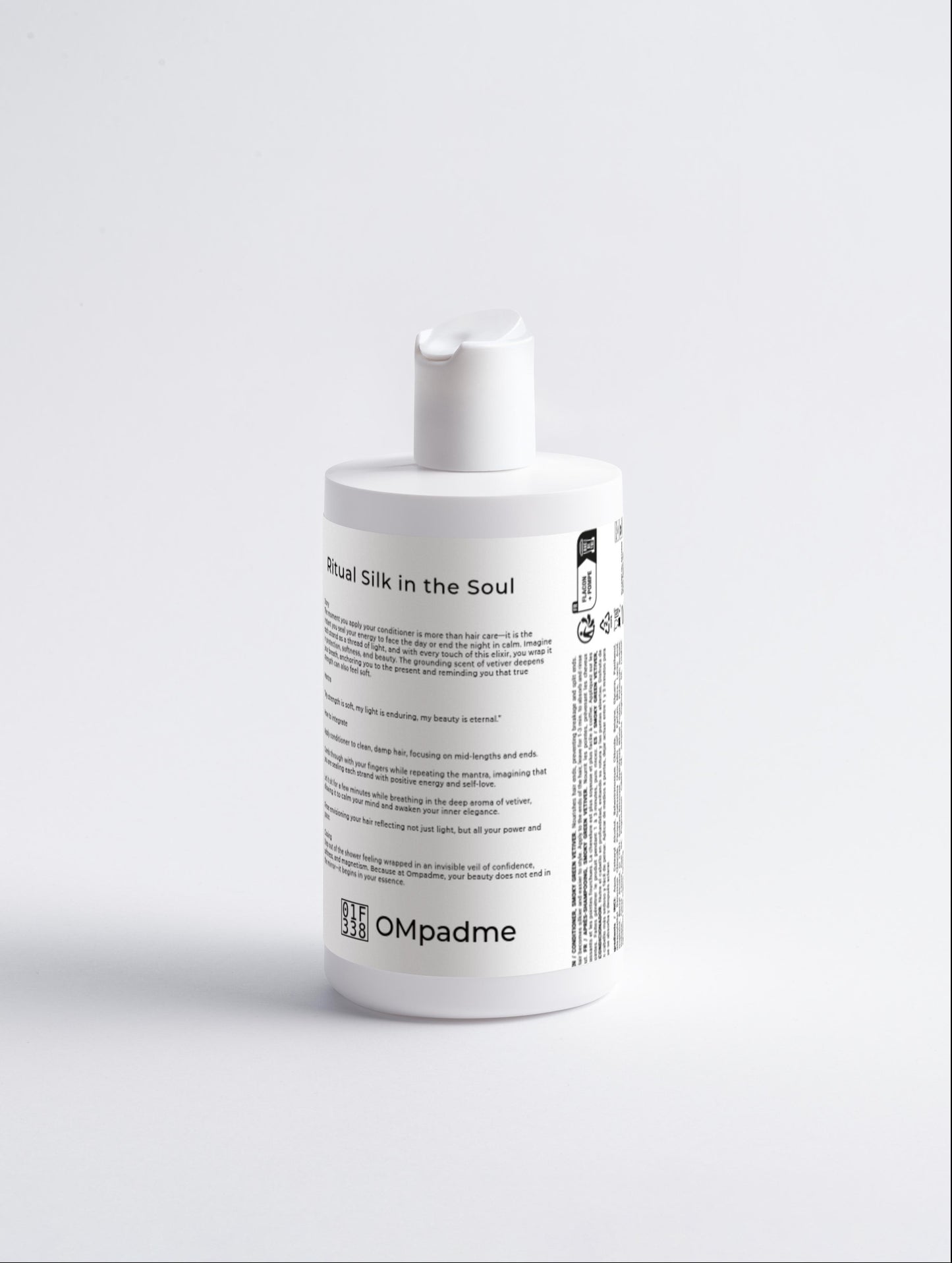 OMpadme Gloss Conditioner Smoky Green Vetiver